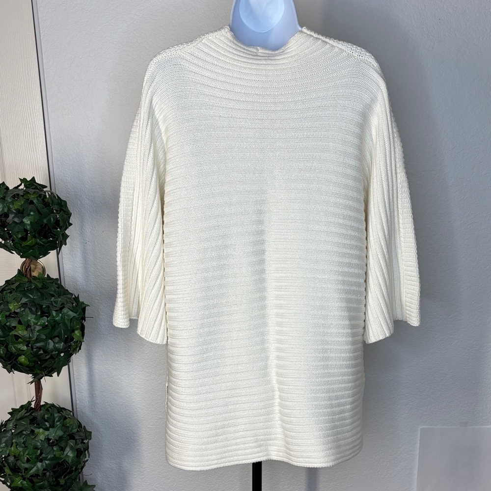 Jennifer Lopez Cream Ribbed Sweater - Picture 6 of 9